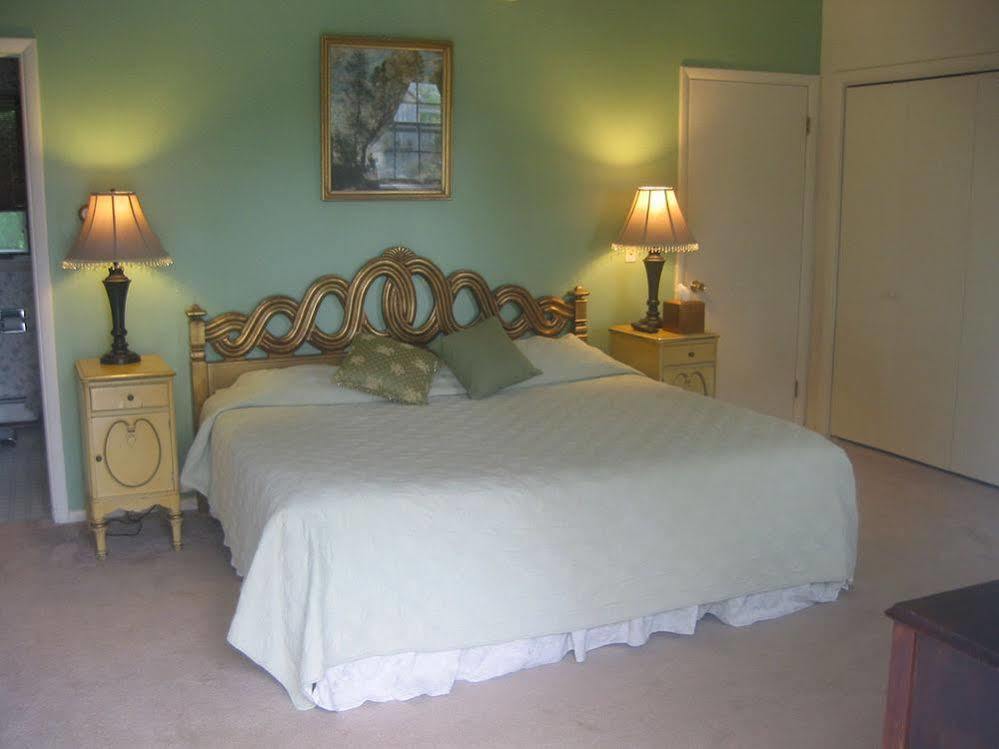 Inn At Charlotte B&B Burlington Eksteriør bilde